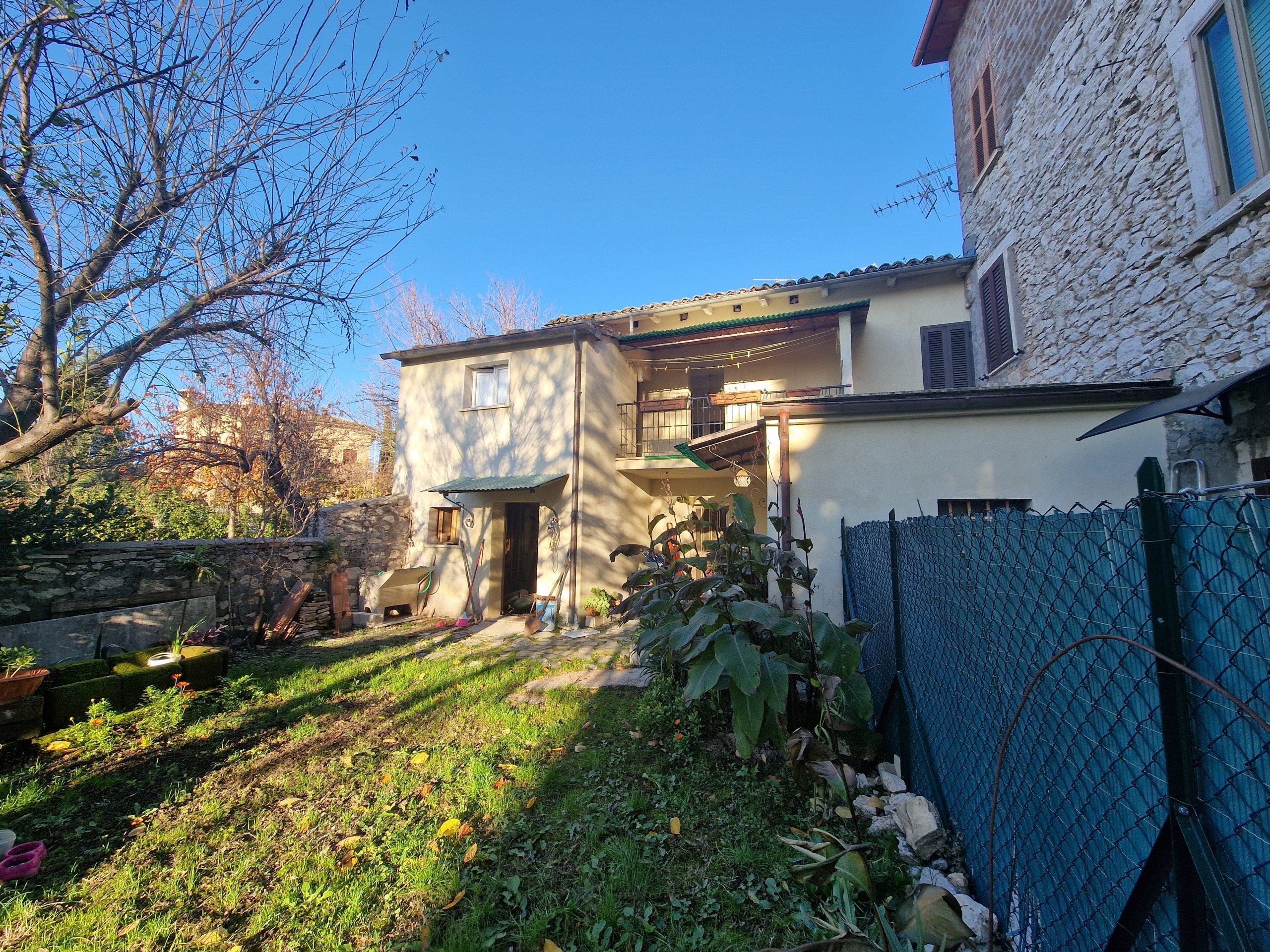 Casa indipendente con giardino in via del giuoco 2, Guardea