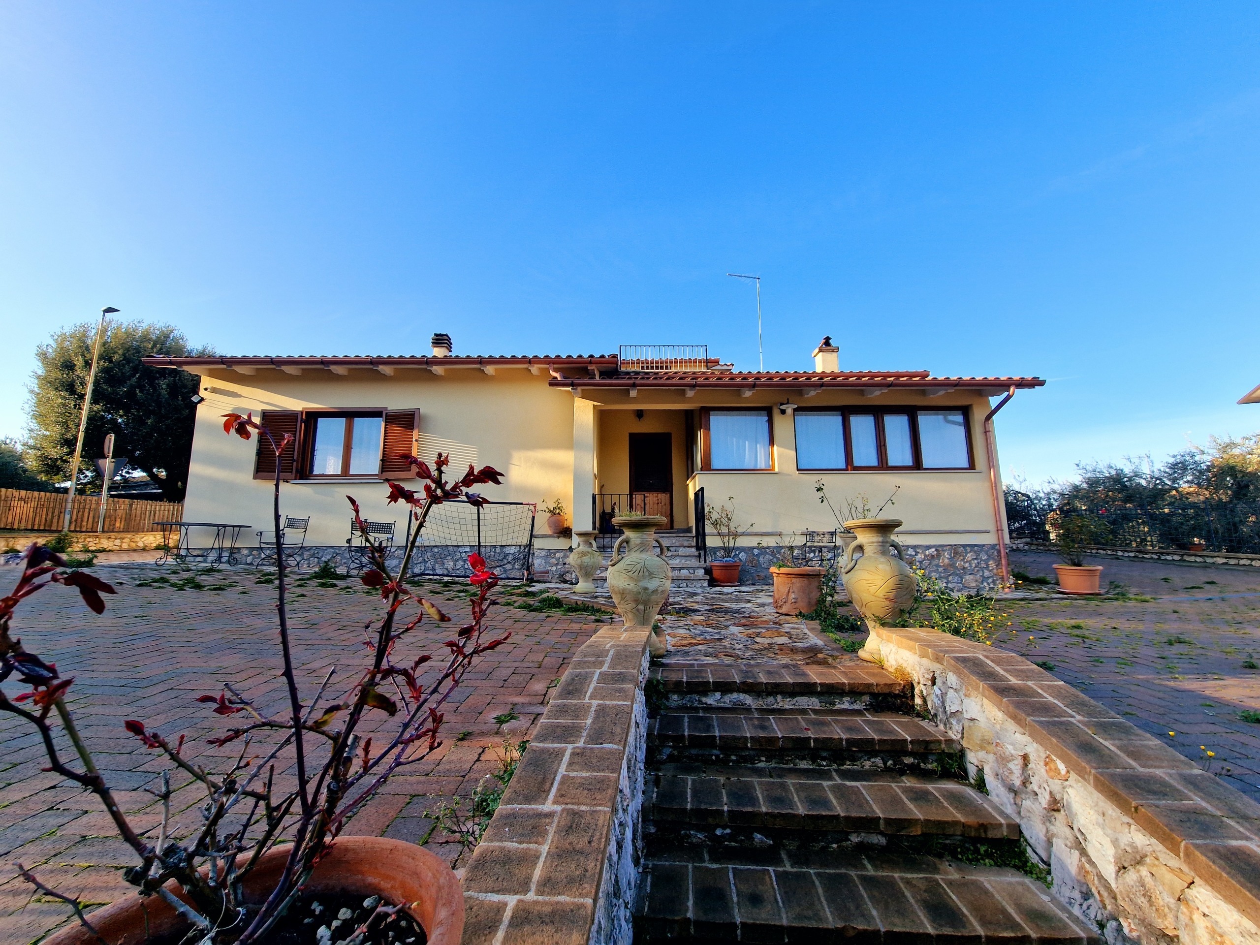 Villa con terrazzo in via carlo alberto 48, Amelia