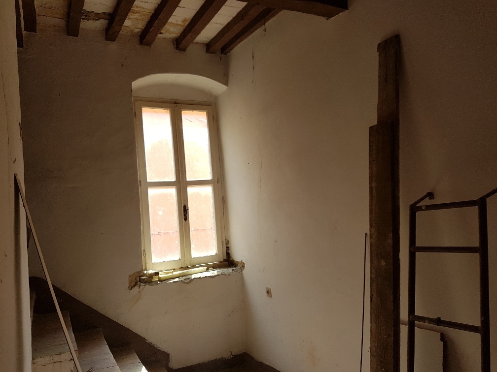 Casa indipendente da ristrutturare in piazza del teatro 7, Avigliano Umbro