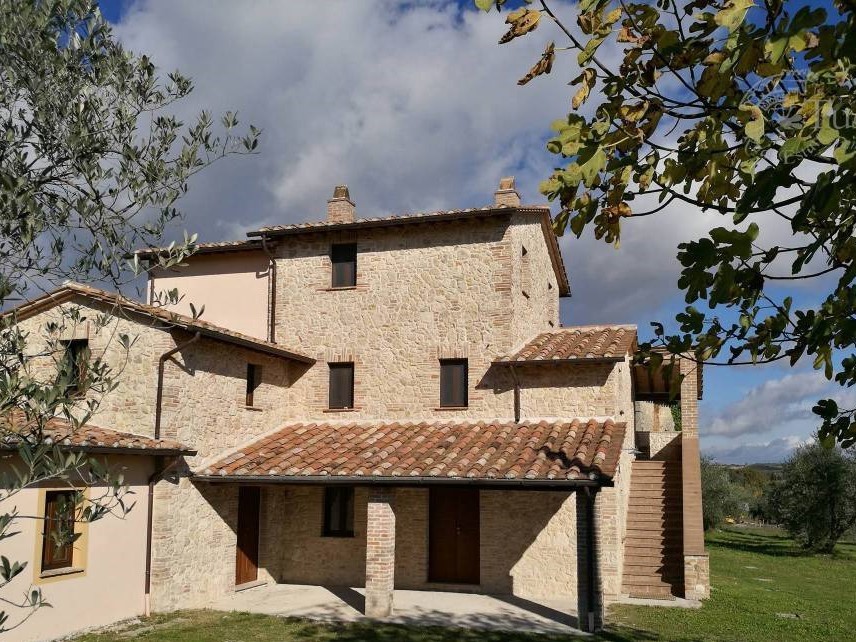 Casa indipendente in vendita in via roma 11, Avigliano Umbro