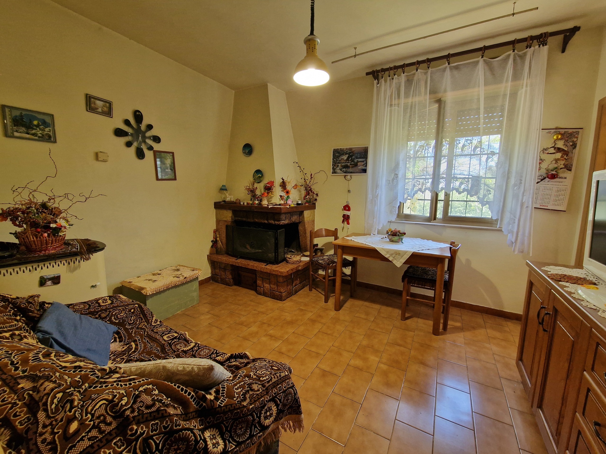 Casa indipendente con giardino in melezzole, Montecchio