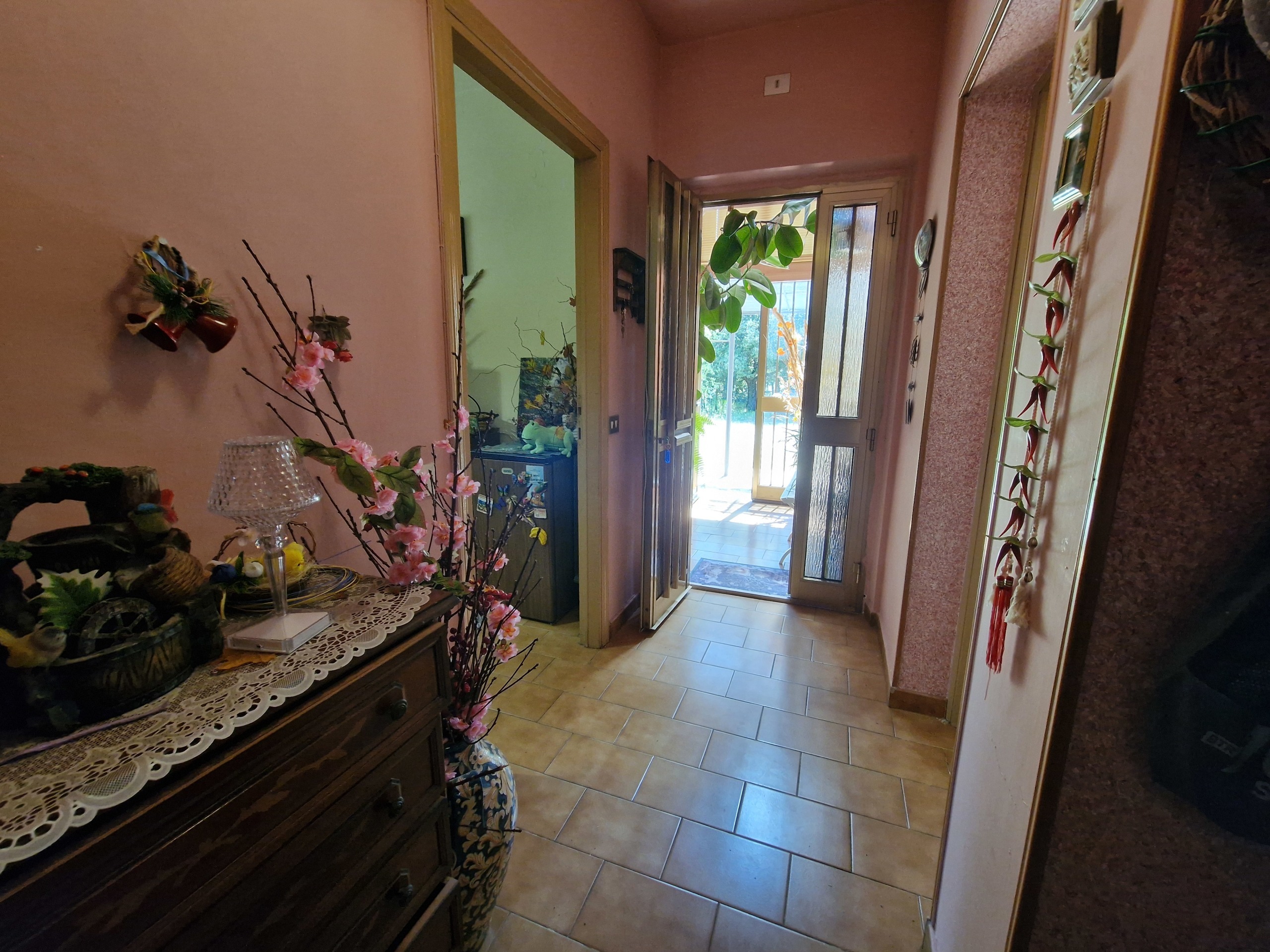 Casa indipendente con giardino in melezzole, Montecchio