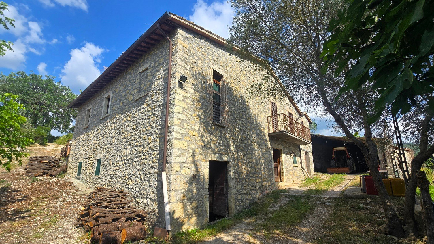 Casa indipendente da ristrutturare in vocabolo menicaglie 9, Baschi