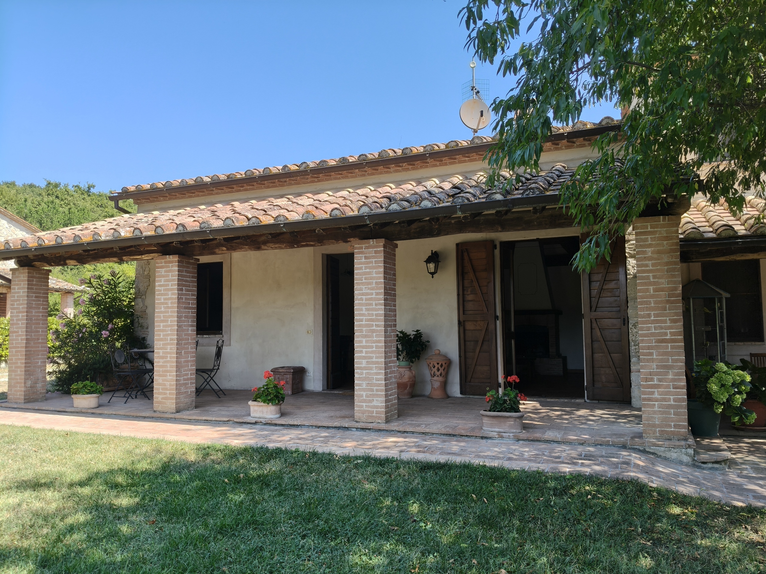 Casa indipendente con giardino, Montecastrilli castel dell'aquila
