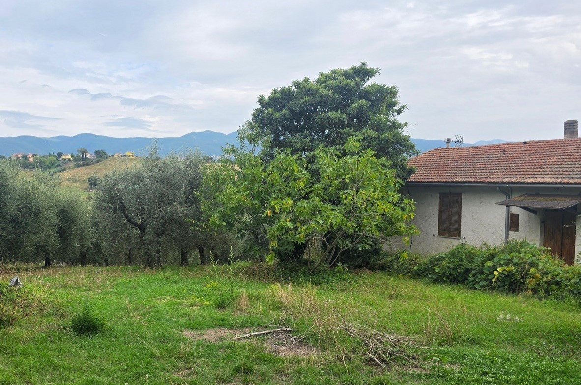 Casa indipendente da ristrutturare in strada di porcilvalle 88, Terni