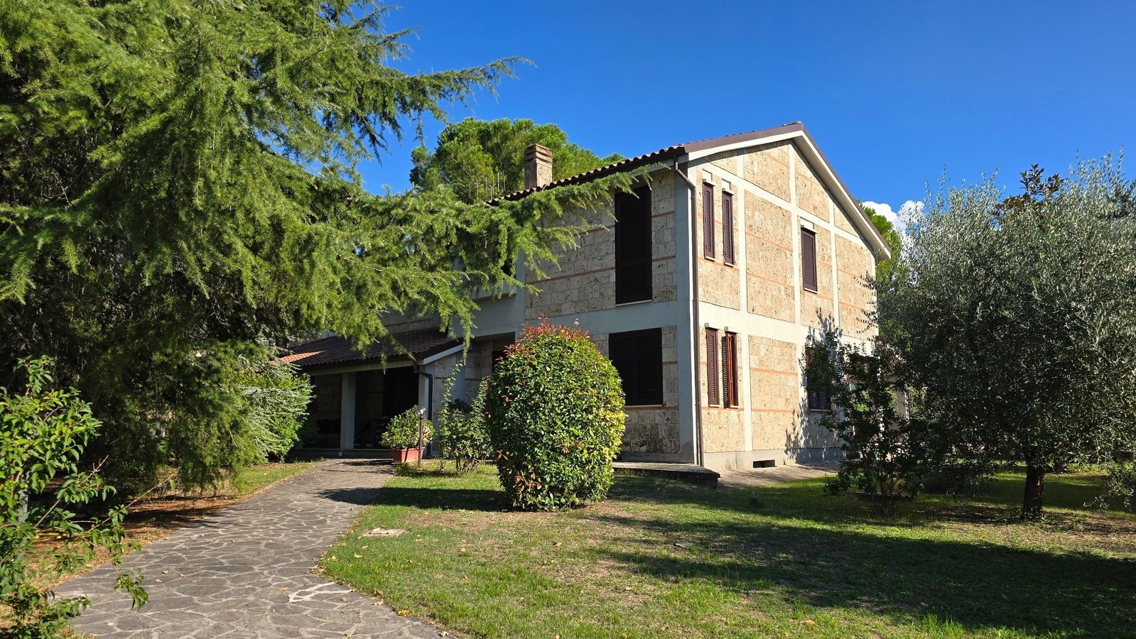 Casa indipendente con giardino in strada di poscargano 20, Terni