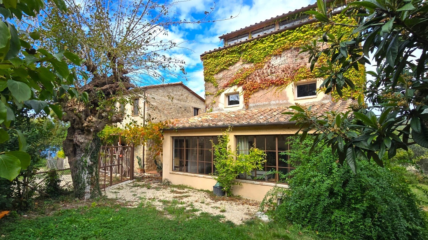 Casa indipendente in vendita in ss448 79, Baschi