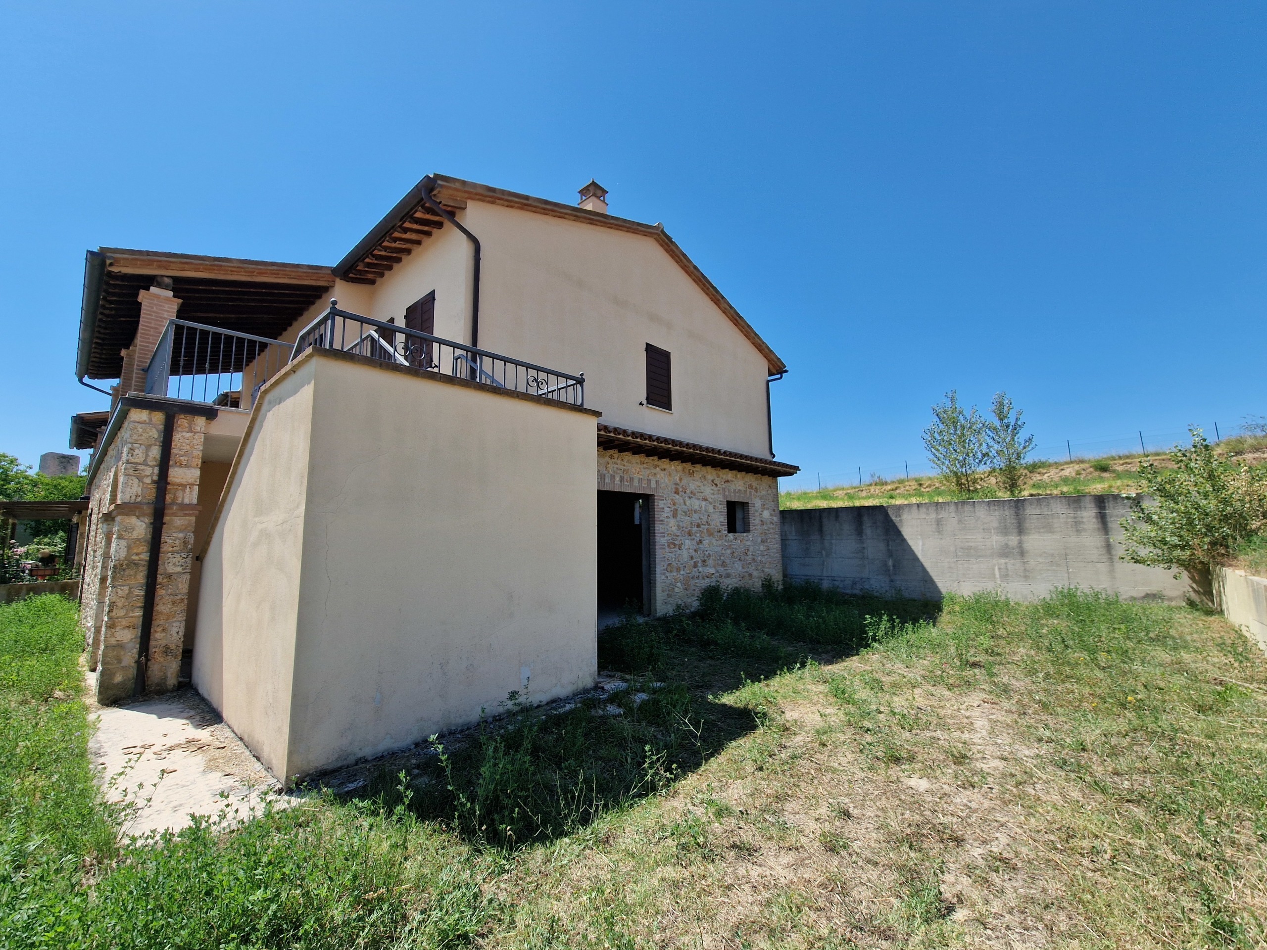 Casa indipendente con giardino in frontignano, Todi