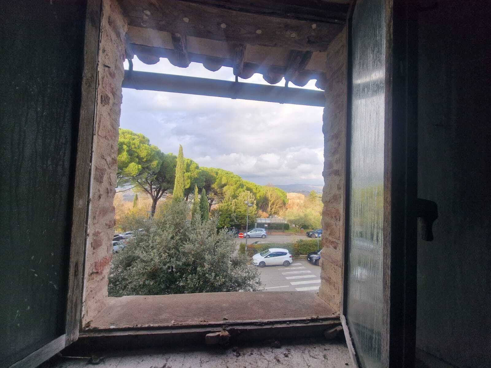 Casa indipendente da ristrutturare in largo del bastione 3, Todi