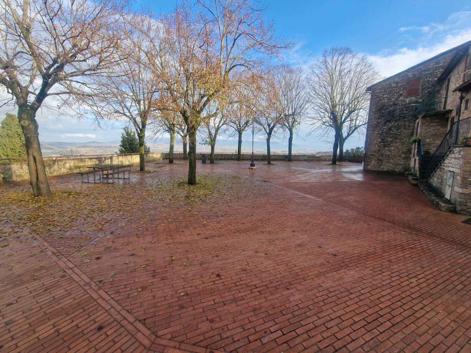 Casa indipendente da ristrutturare in largo del bastione 3, Todi