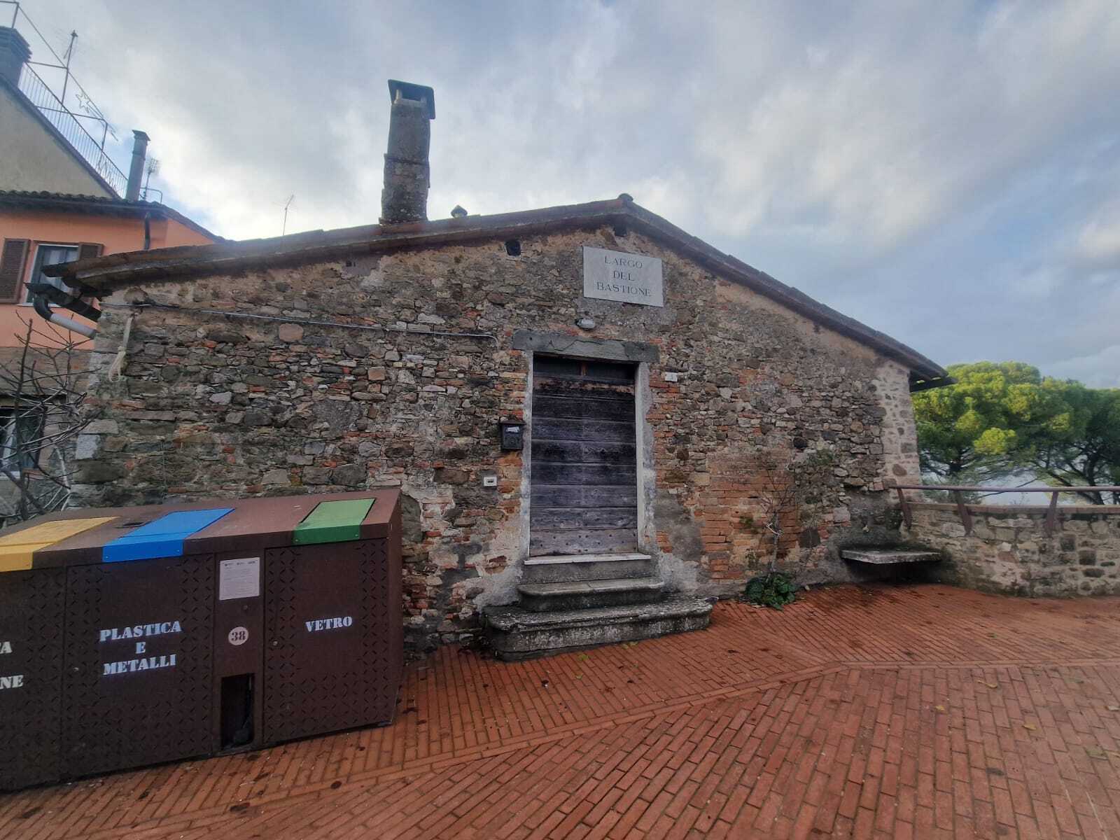 Casa indipendente da ristrutturare in largo del bastione 3, Todi
