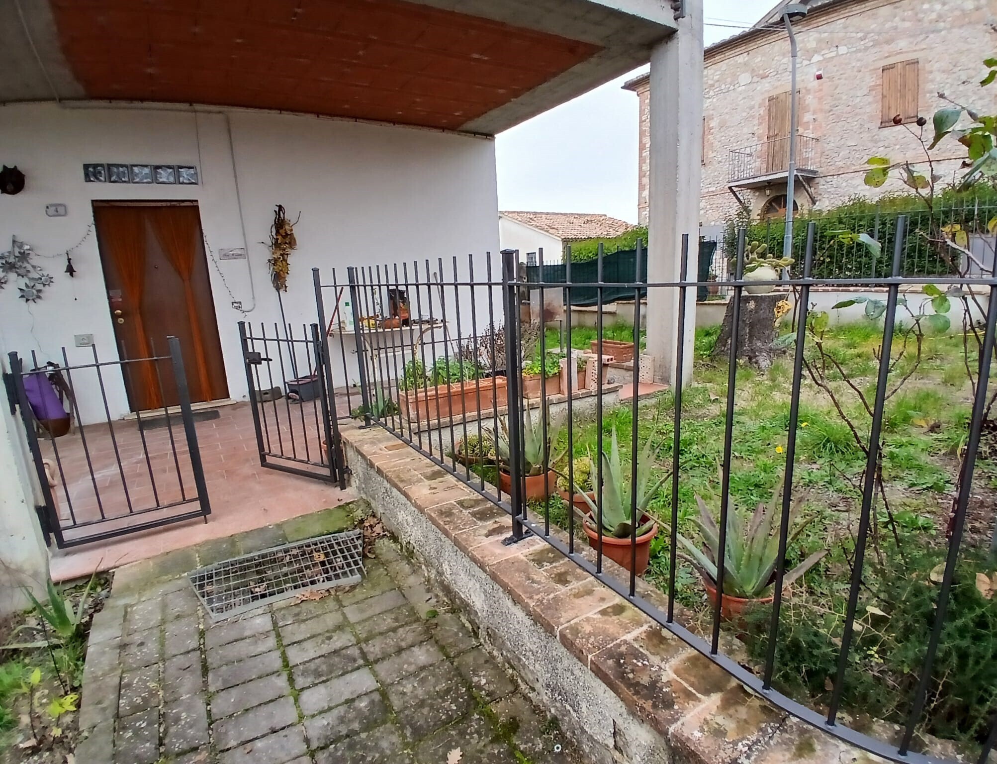 Casa indipendente con giardino in sismano, Avigliano Umbro