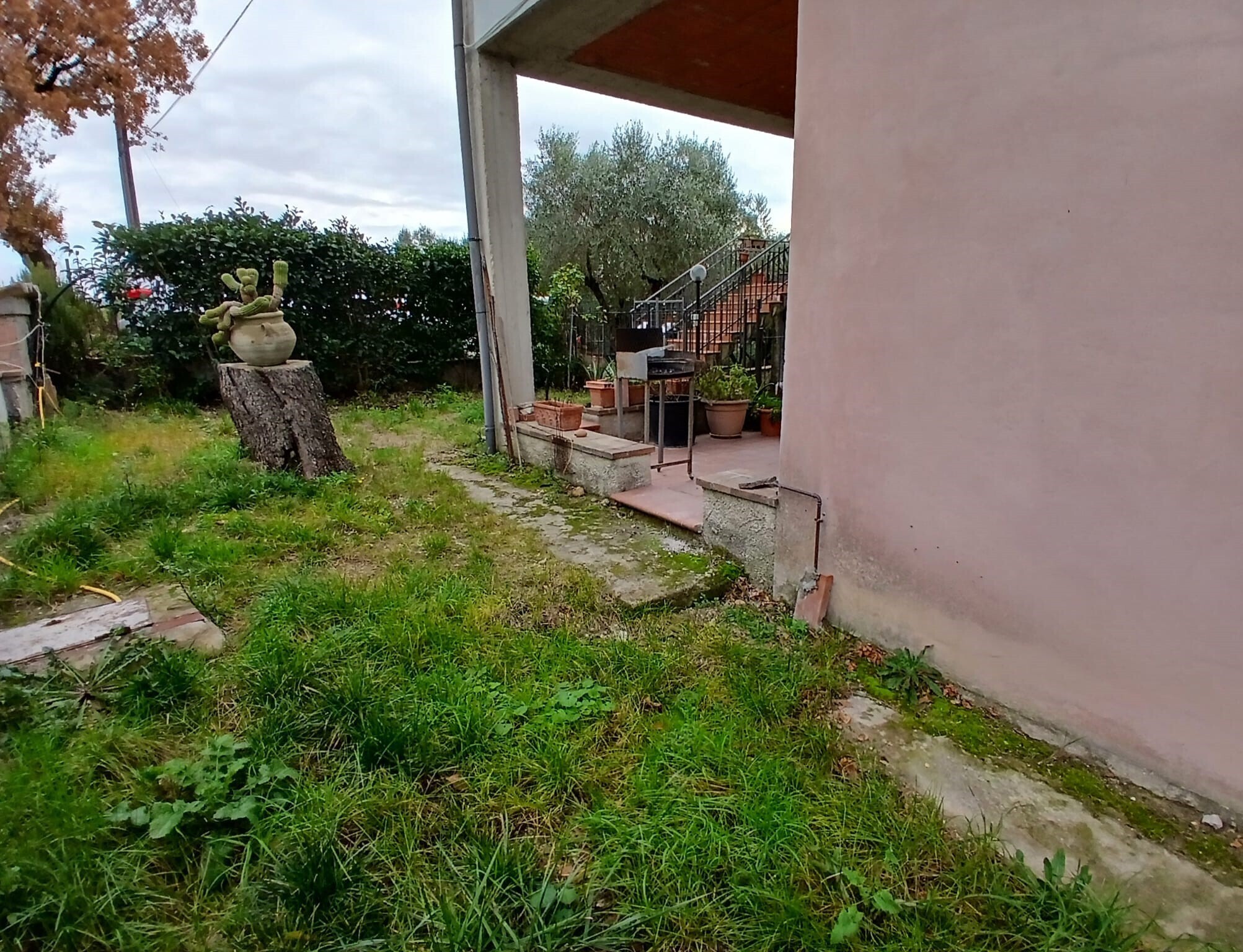Casa indipendente con giardino in sismano, Avigliano Umbro