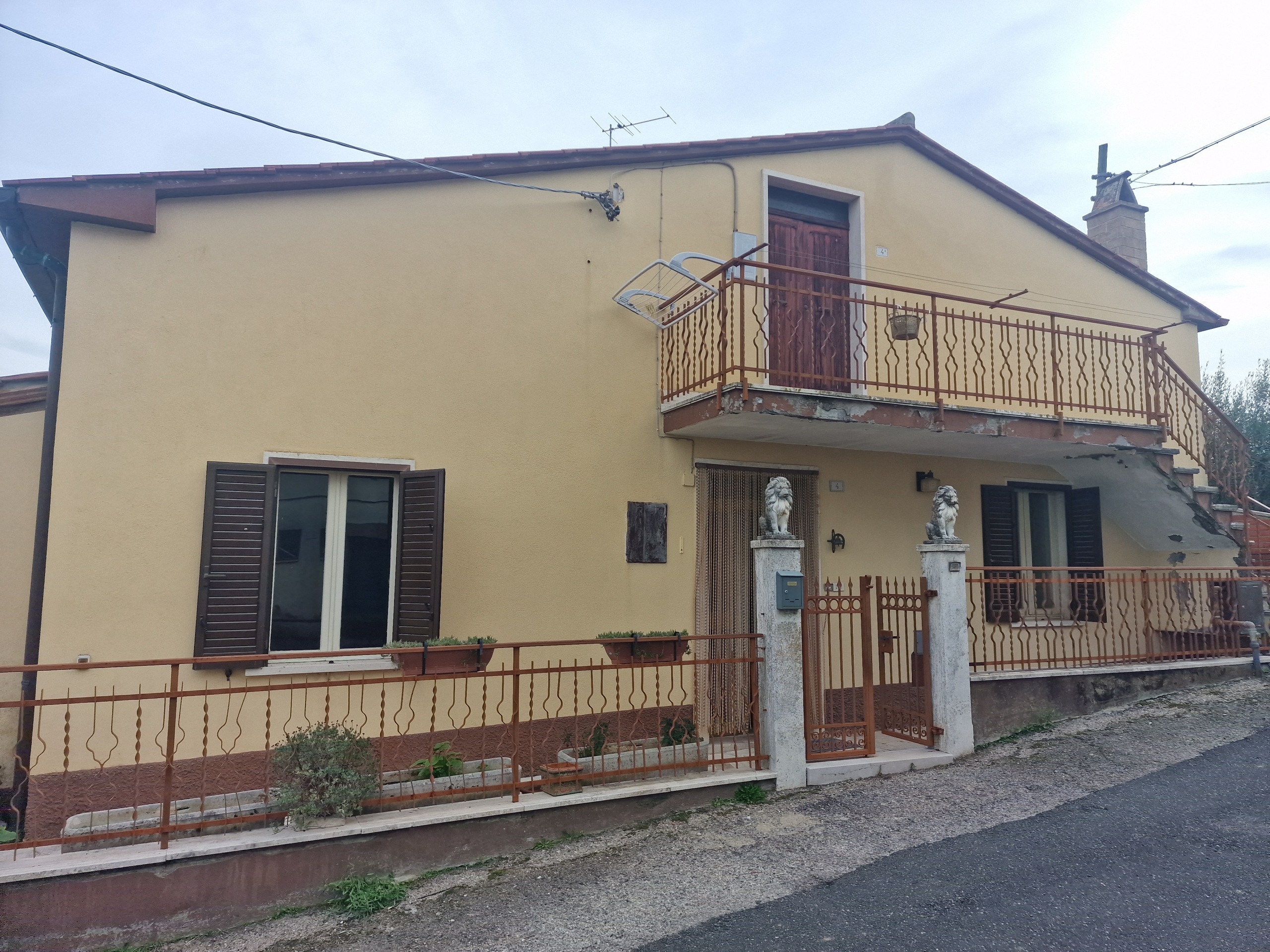 Casa indipendente da ristrutturare in via del mattatoio, Lugnano in Teverina