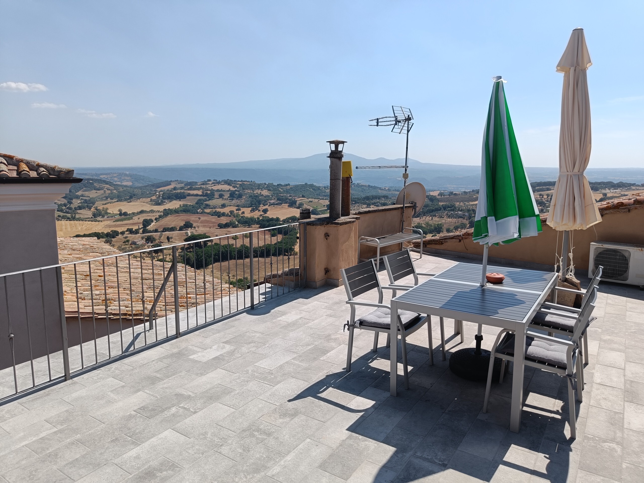 Quadrilocale con terrazzo in via delle scuole 6, Lugnano in Teverina
