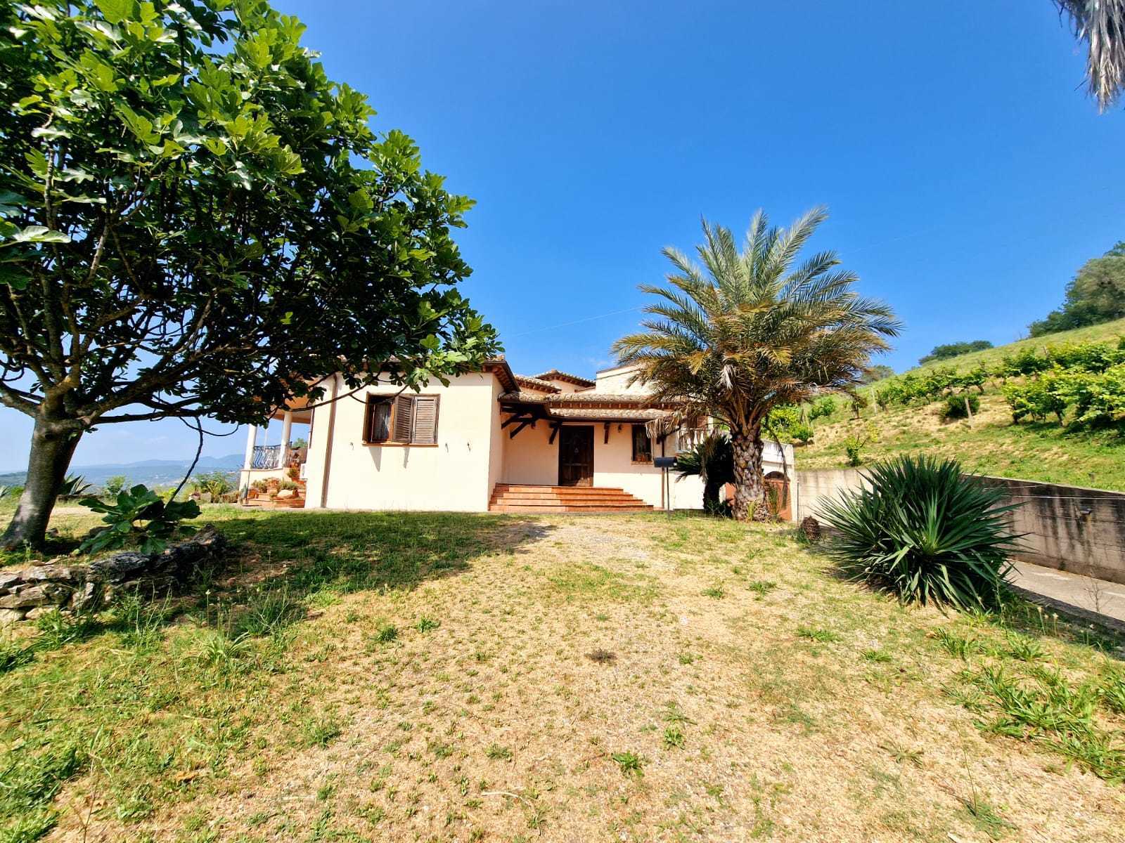 Villa con terrazzo in vocabolo colle 20, Alviano