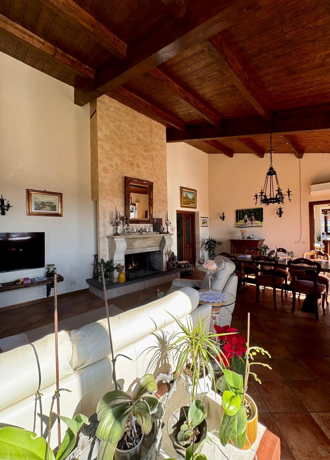 Casa indipendente con giardino in vocabolo ceccotta, Montecastrilli