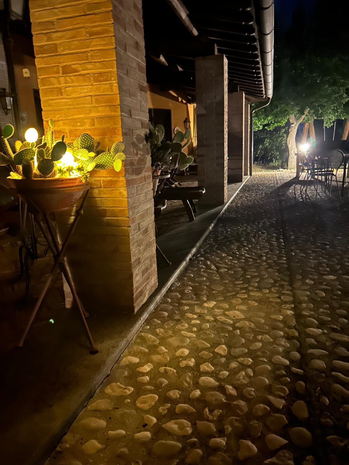 Villa con giardino in strada del fondo, Amelia