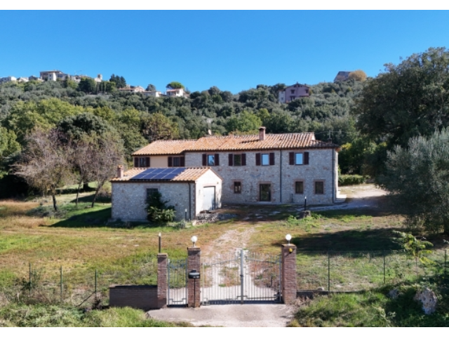 Casa indipendente con giardino in strada di siano, Amelia