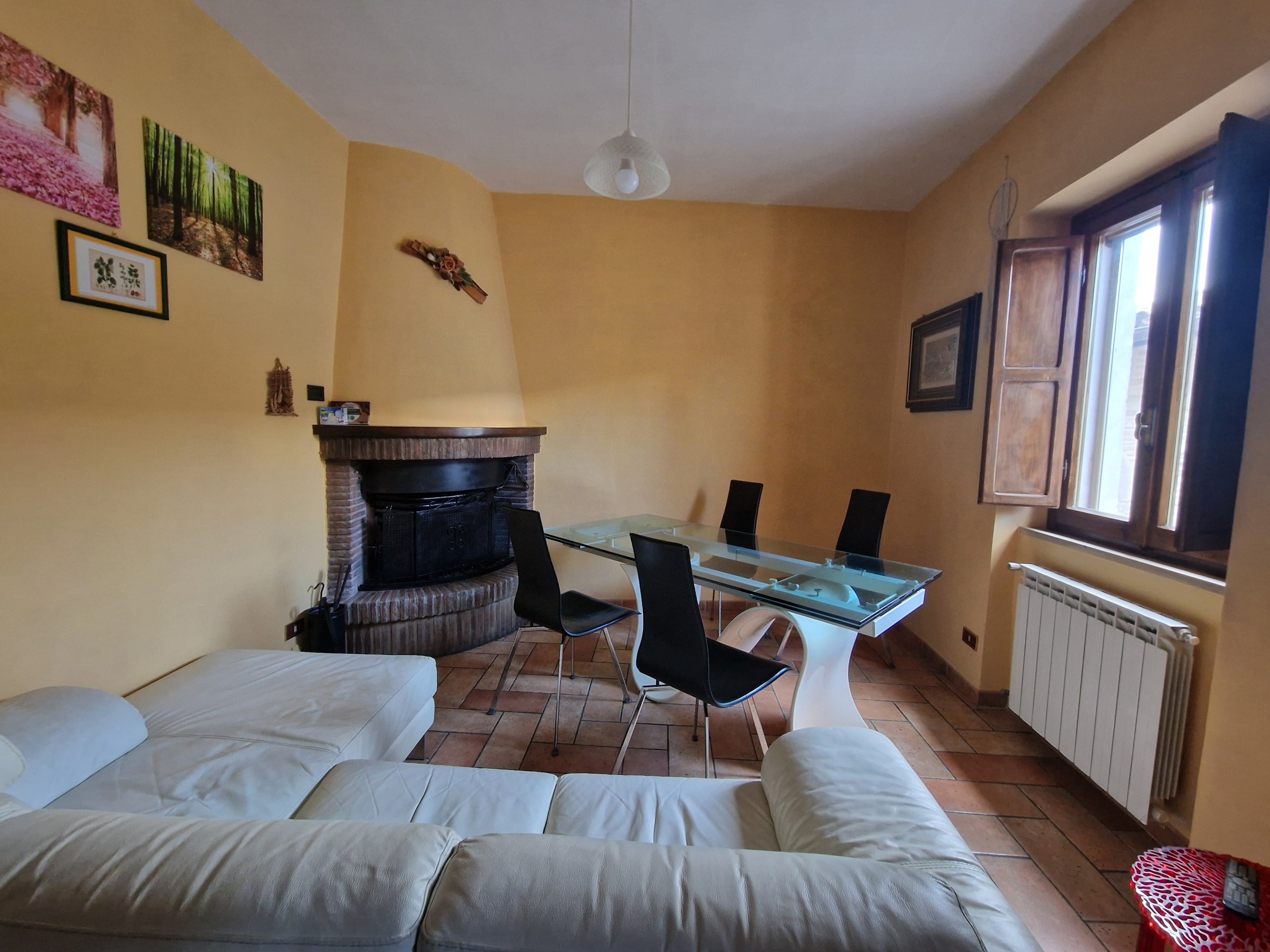 Casa indipendente ristrutturata in collelungo, Baschi