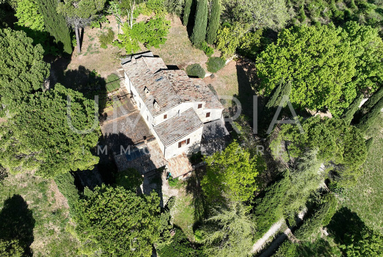 Casa indipendente con terrazzi in via degli ulivi 16, Baschi