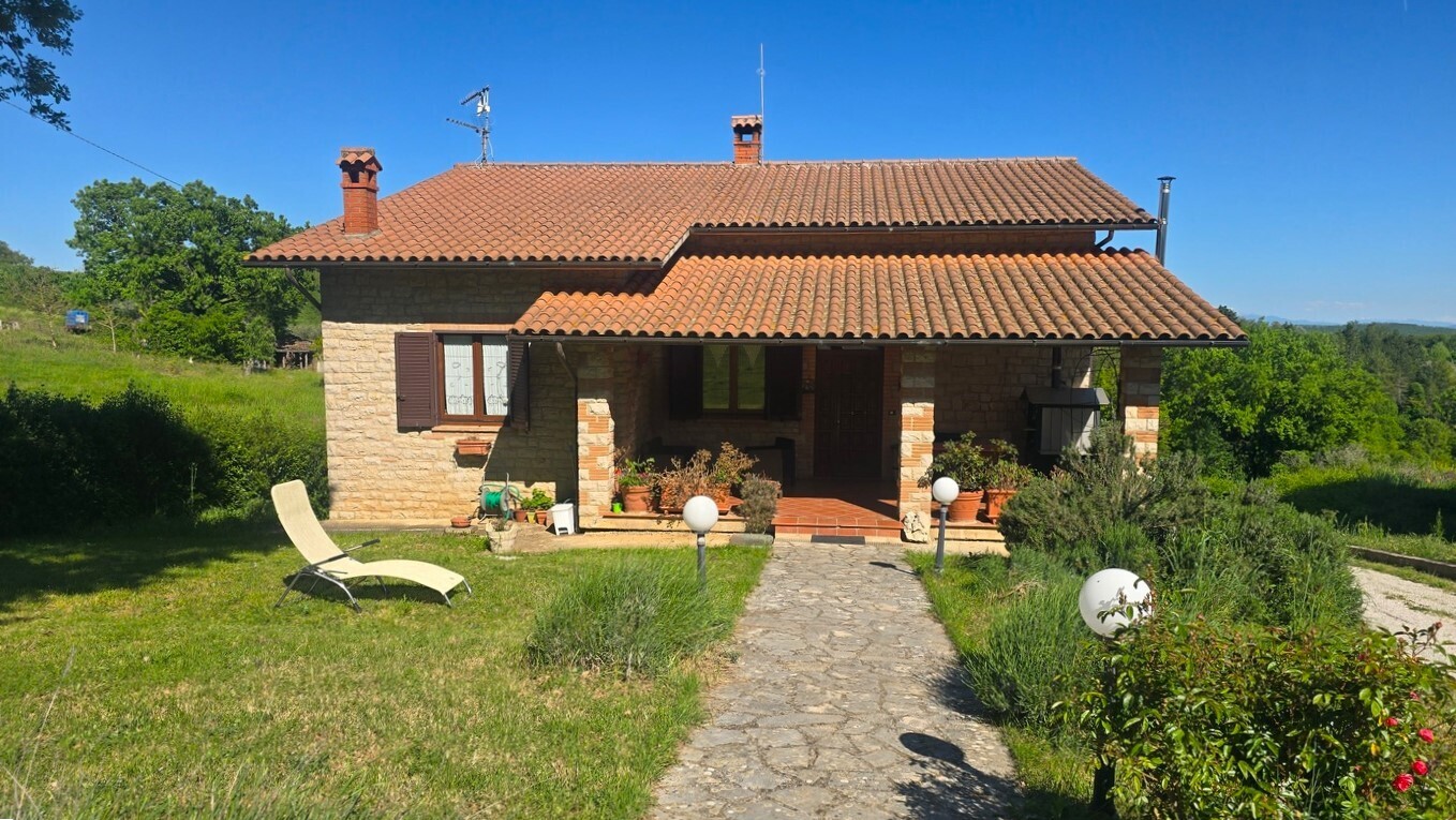 Casa indipendente in vendita in piazza sant'antonio 1, Baschi