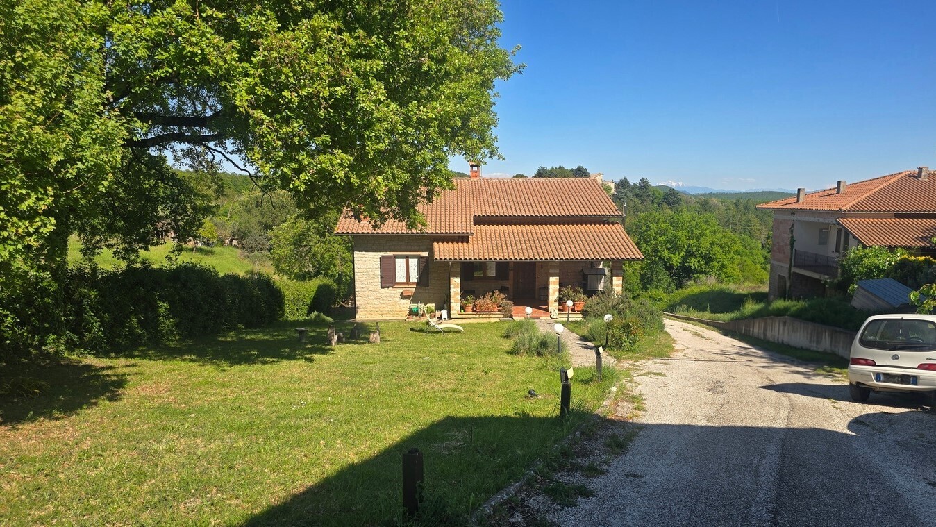 Casa indipendente in vendita in piazza sant'antonio 1, Baschi