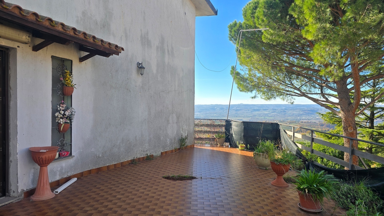 Casa indipendente con giardino in via sasso grosso 2, Montecchio