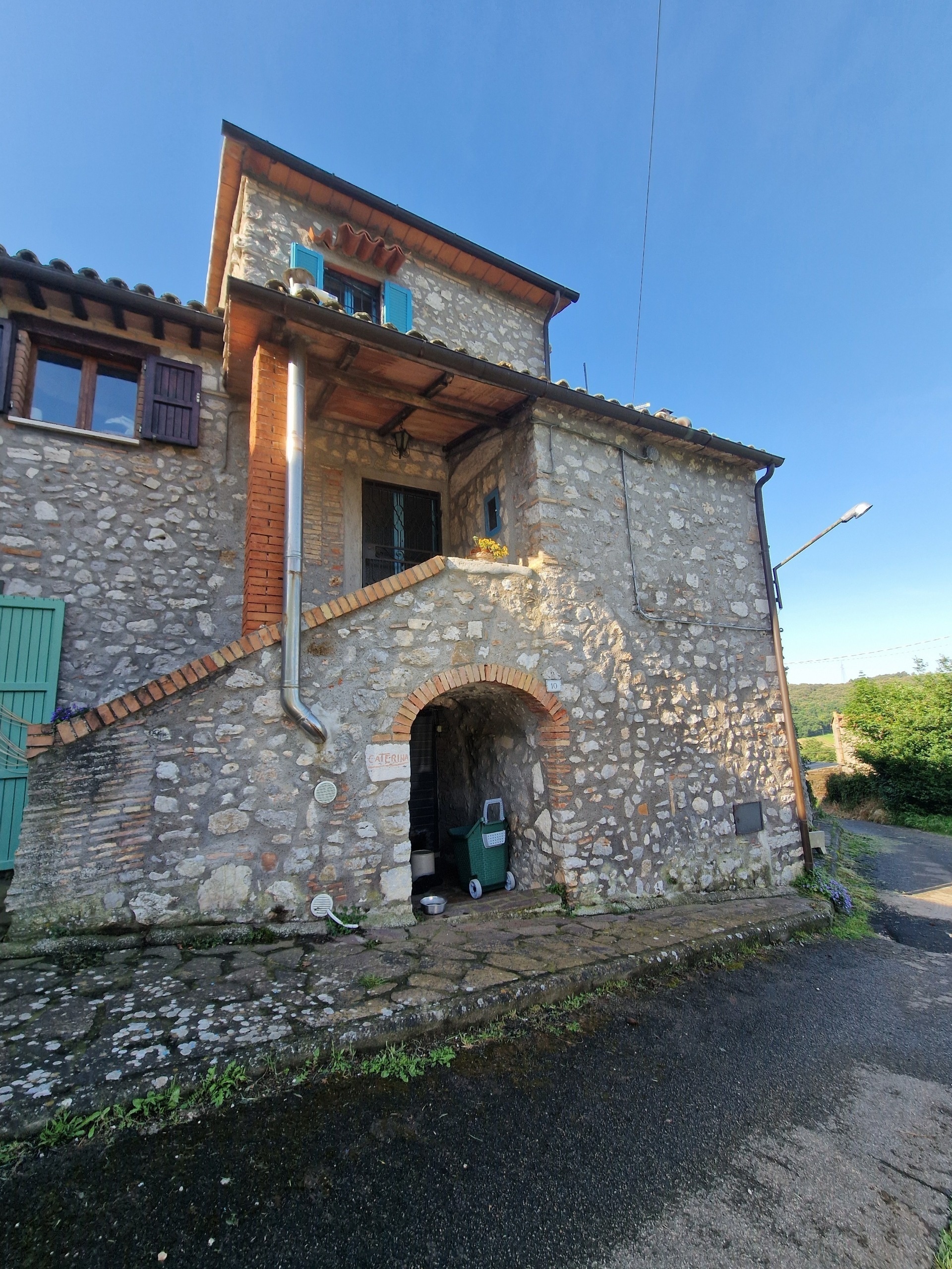 Casa indipendente con giardino in localita cocciano, Guardea