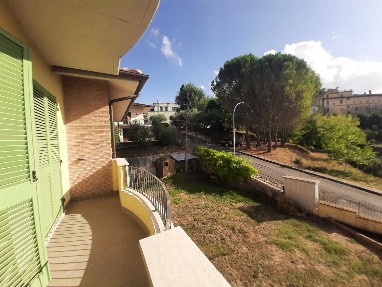 Appartamento con terrazzi in via agostino carosi arcangeli 8, Montecastrilli