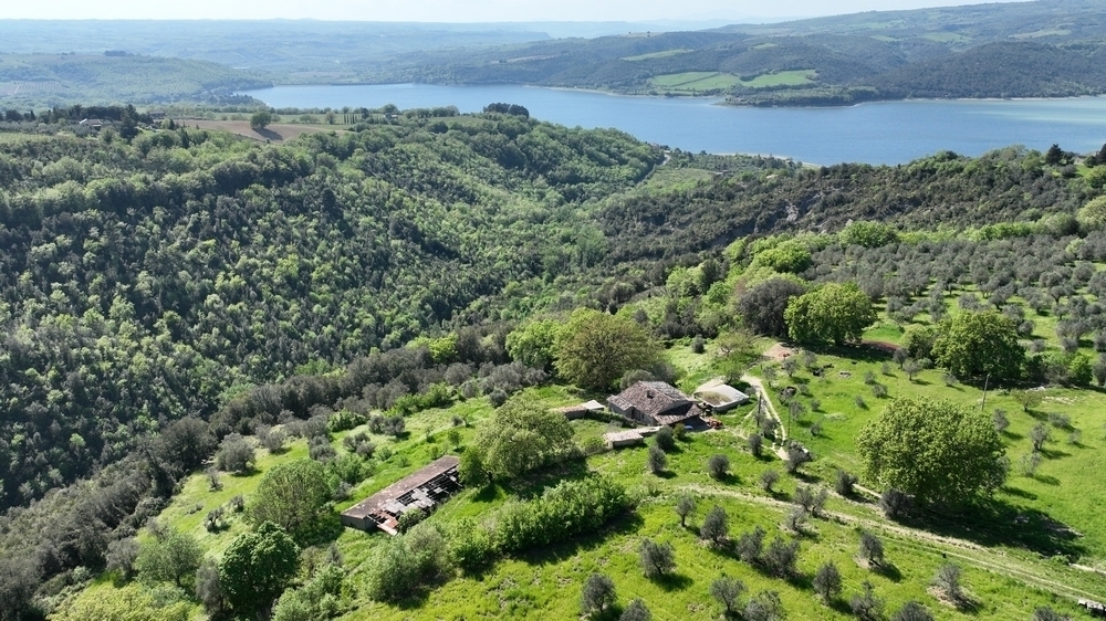 Casa indipendente vista lago in vocabolo menicaglie 11, Baschi