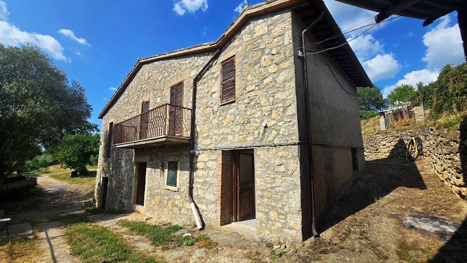 Casa indipendente vista lago in vocabolo menicaglie 11, Baschi
