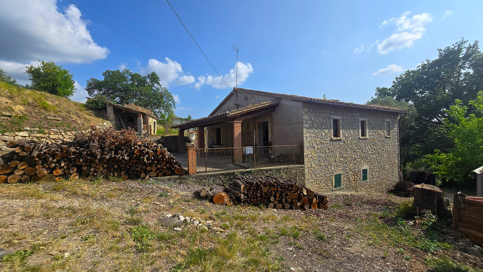 Casa indipendente vista lago in vocabolo menicaglie 11, Baschi