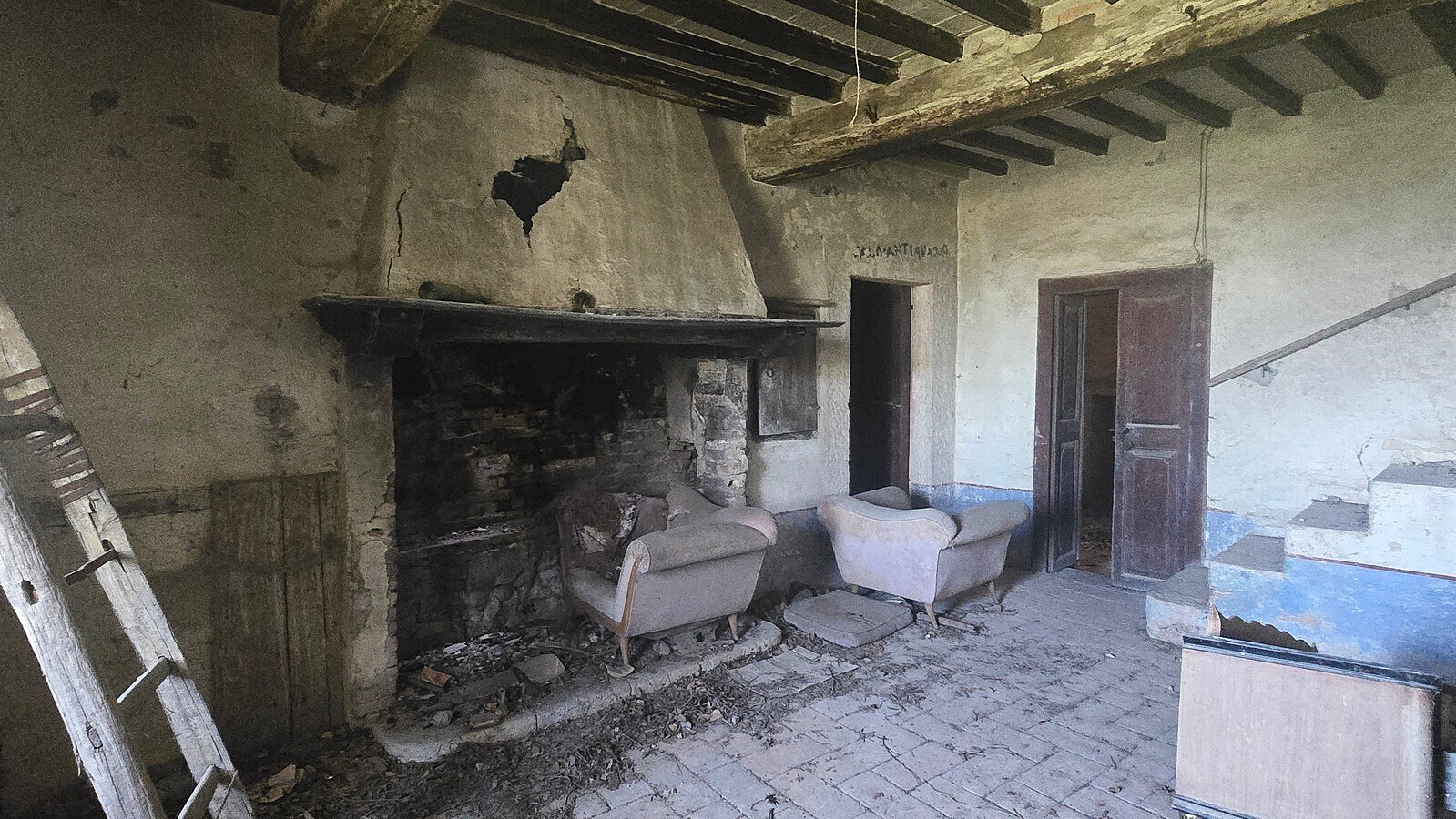 Stabile/Palazzo con giardino in via conte degli atti 4, Baschi