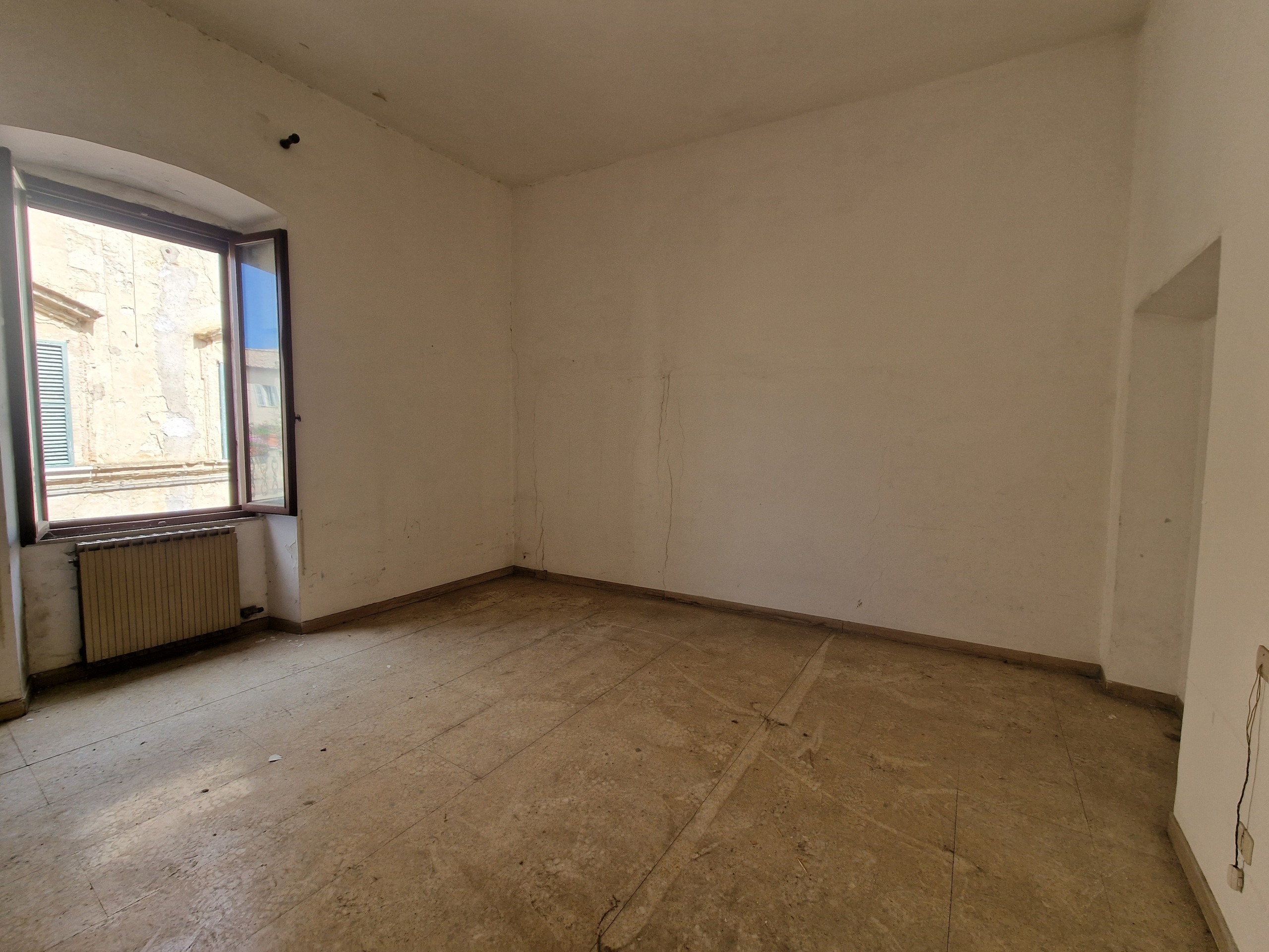 Appartamento da ristrutturare in via garibaldi, Amelia