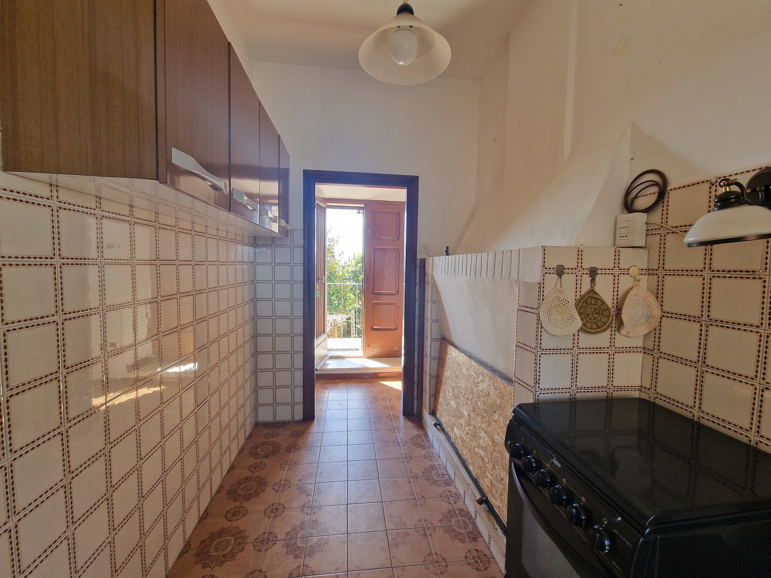 Casa indipendente con terrazzo in porchiano, Amelia