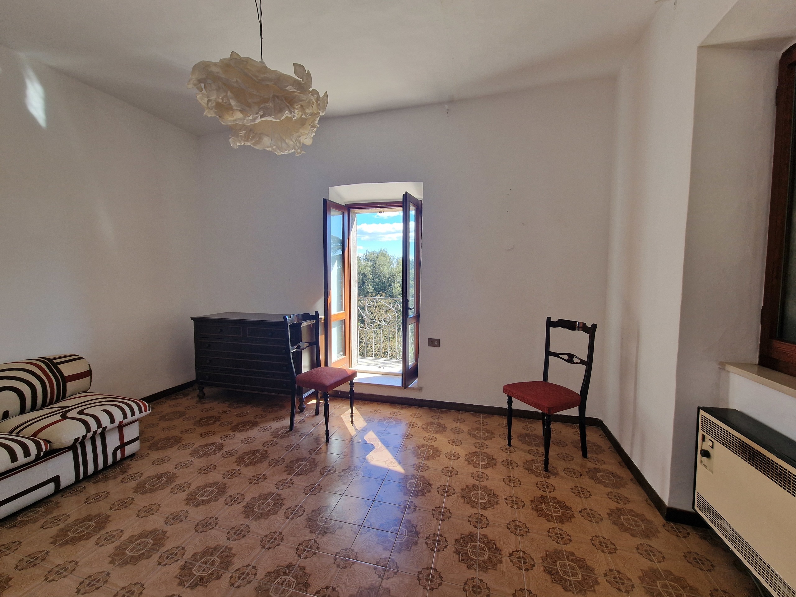 Casa indipendente con terrazzo in porchiano, Amelia