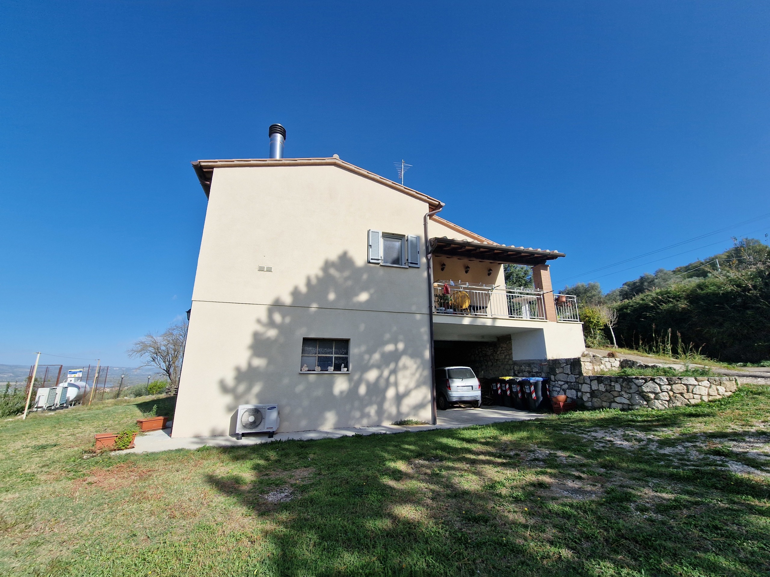 Casa indipendente con giardino in vocabolo colle 6, Alviano