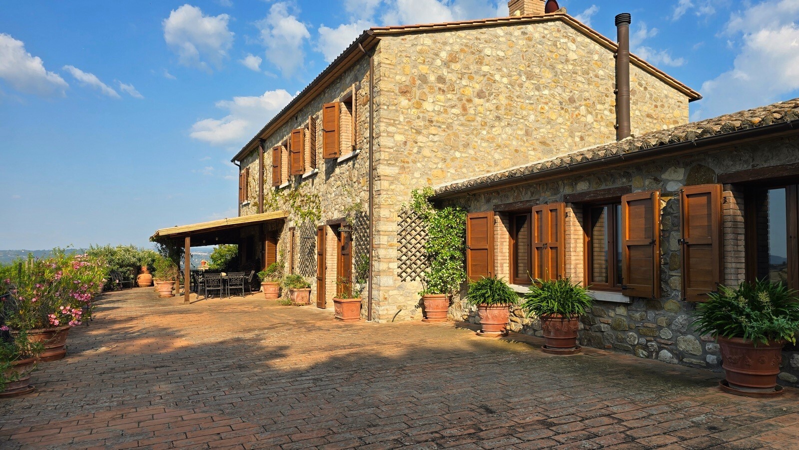 Casa indipendente con terrazzo a Allerona