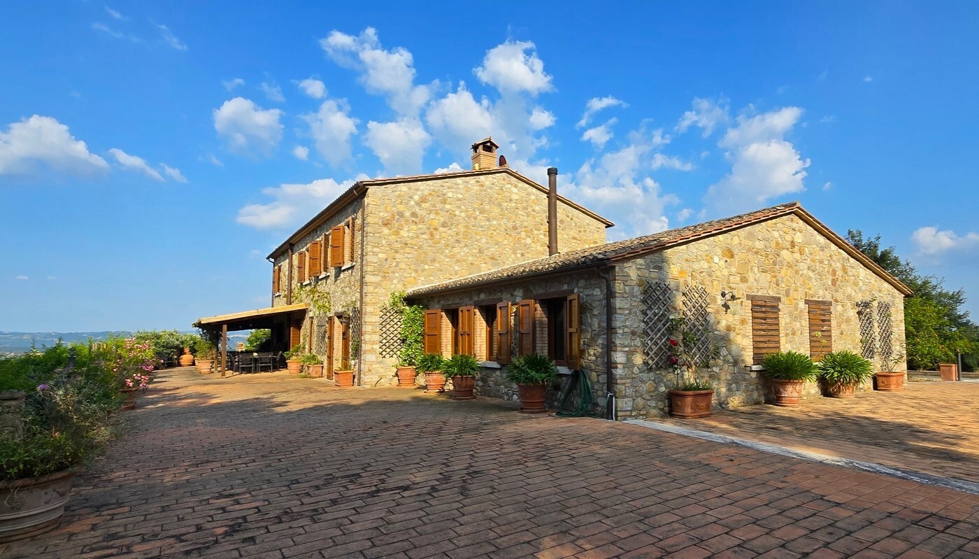 Casa indipendente con terrazzo a Allerona