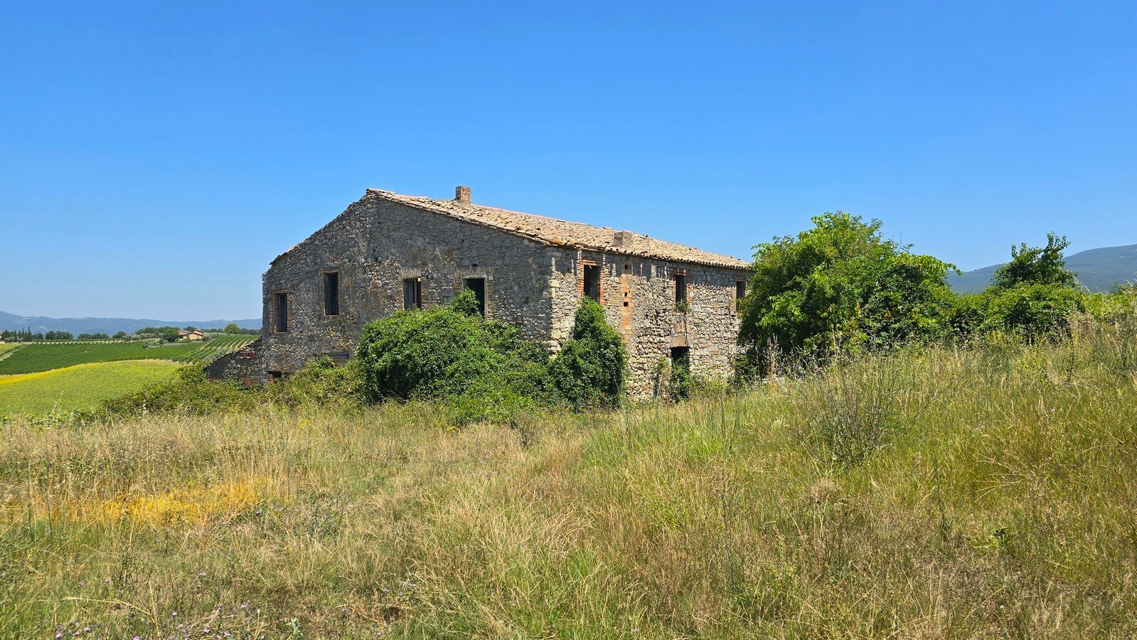 Casa indipendente da ristrutturare in strada provinciale 92 snc, Baschi