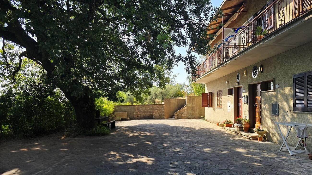 Trilocale ristrutturato in via delle mimose 37, Montecchio