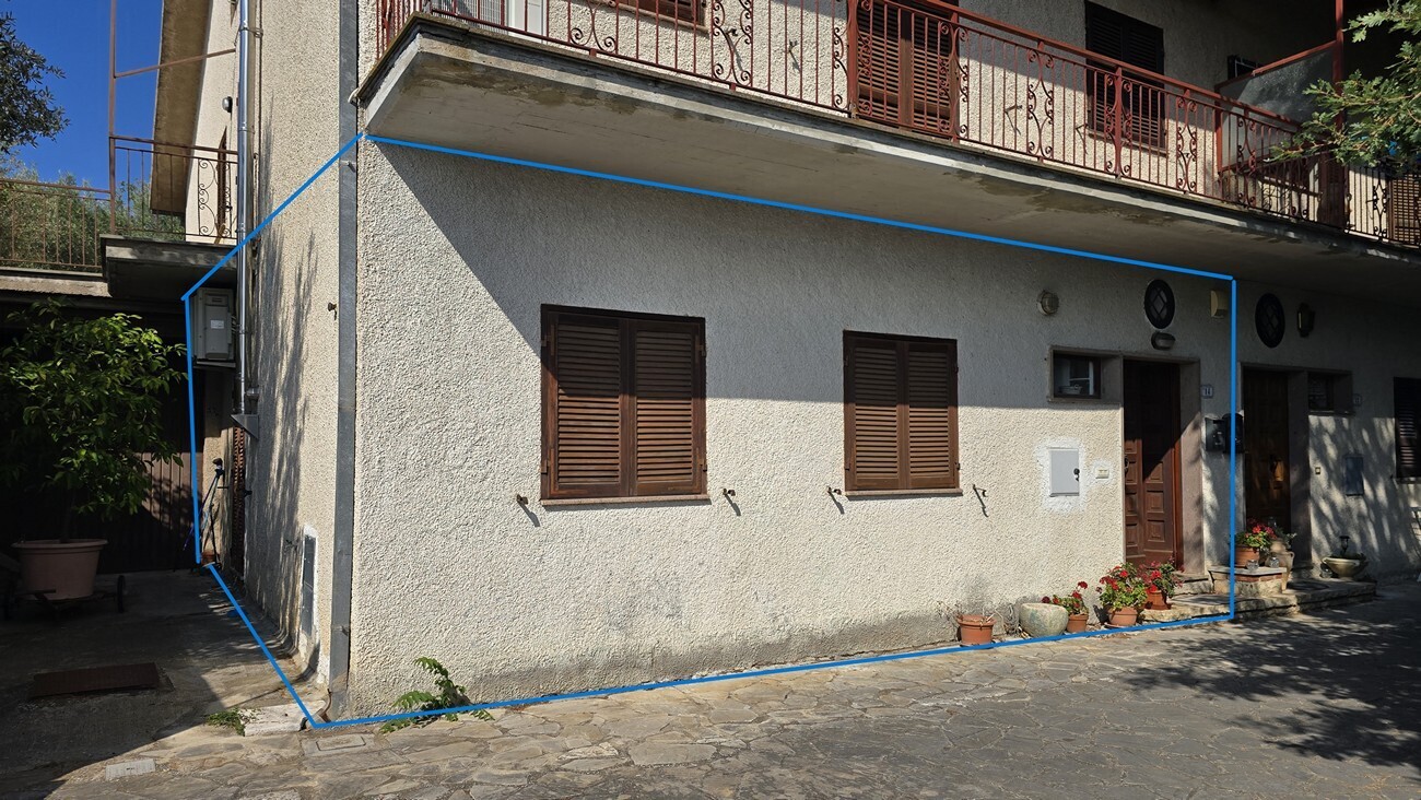 Trilocale ristrutturato in via delle mimose 37, Montecchio