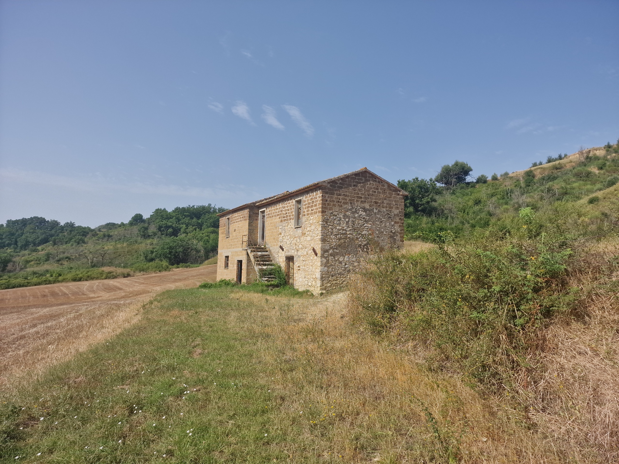Rustico da ristrutturare in via del fossato, Guardea