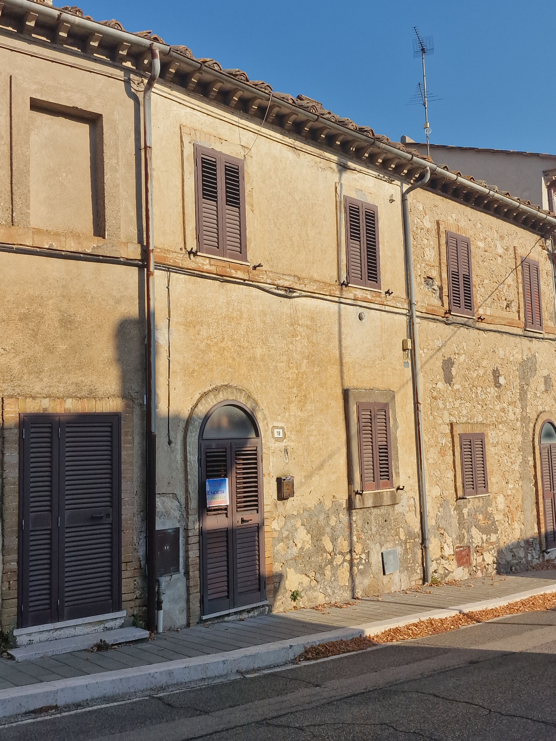 Casa indipendente da ristrutturare in viale della rimembranza 18, Lugnano in Teverina