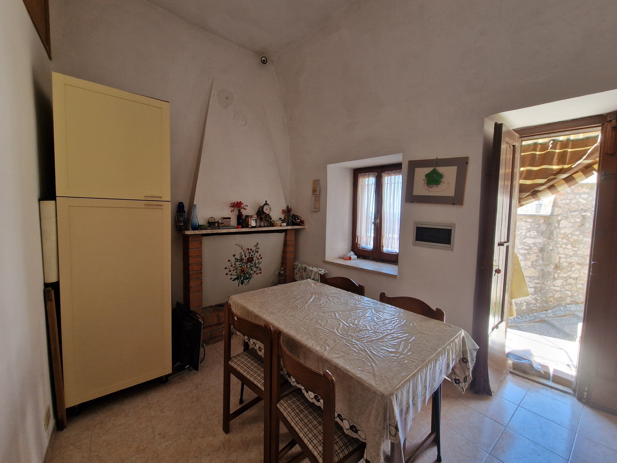 Casa indipendente da ristrutturare in vicolo dell'ospedale 9, Lugnano in Teverina