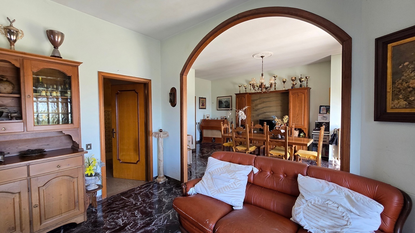 Appartamento con terrazzi in vicolo del molino 3, Guardea