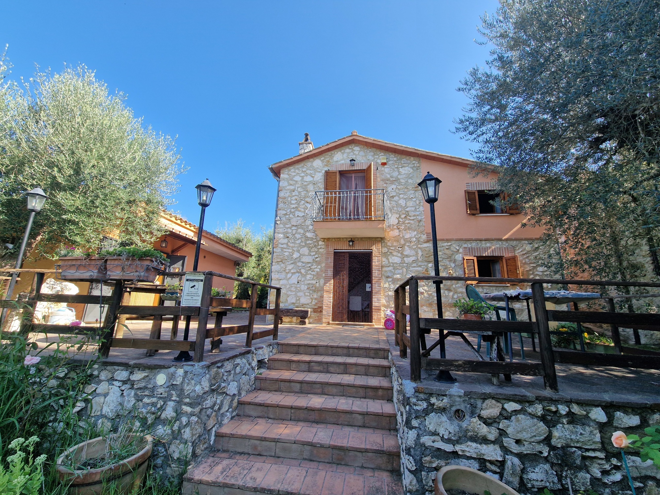 Casa indipendente con giardino in strada di palliccio, Amelia