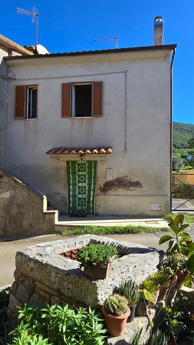Casa indipendente con giardino in localit� cocciano 30, Guardea