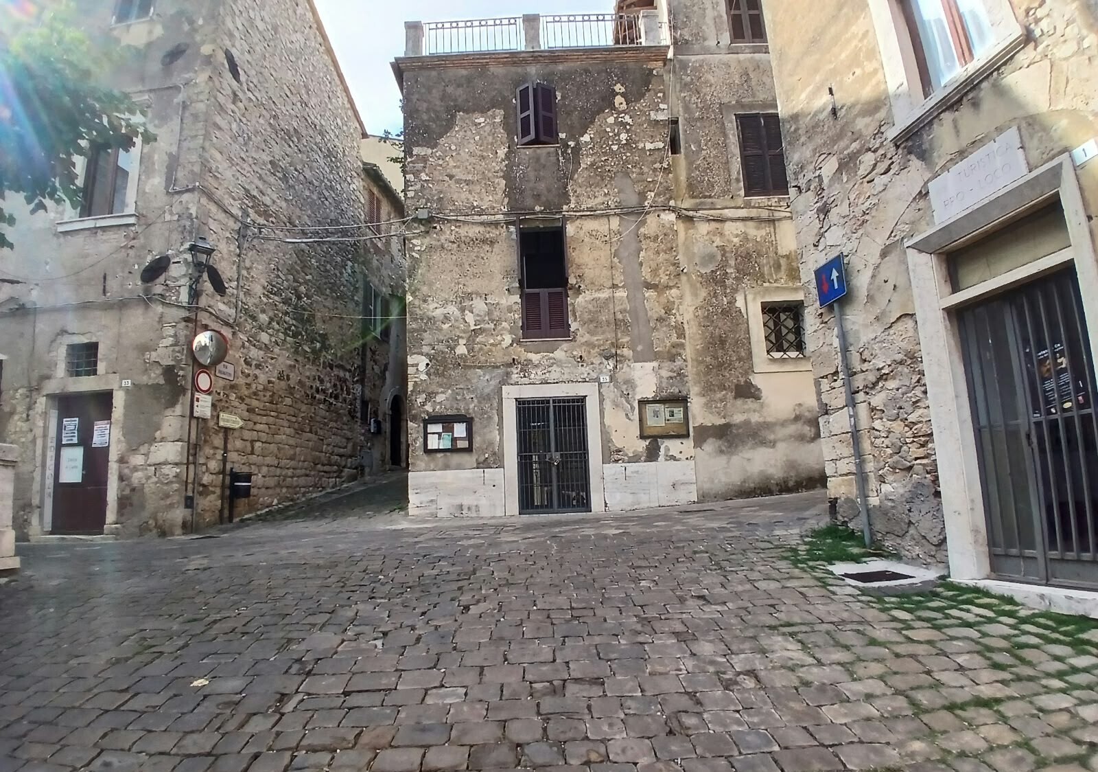 Locale commerciale in vendita in via umberto i 35, Lugnano in Teverina